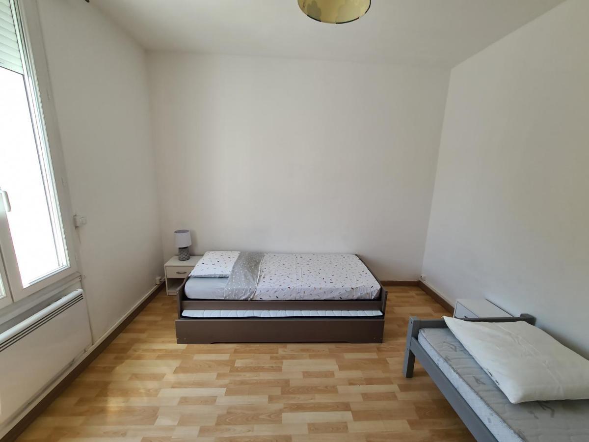 Appartement 60M2 Rdc Avec Jardin Saint-Genis-des-Fontaines Luaran gambar